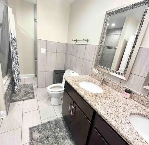 Casa vacanze Beautifully Renovated House 10 Mins From Downtown Chicago